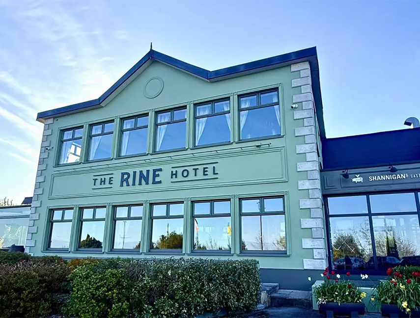 Rine Hotel Exterior