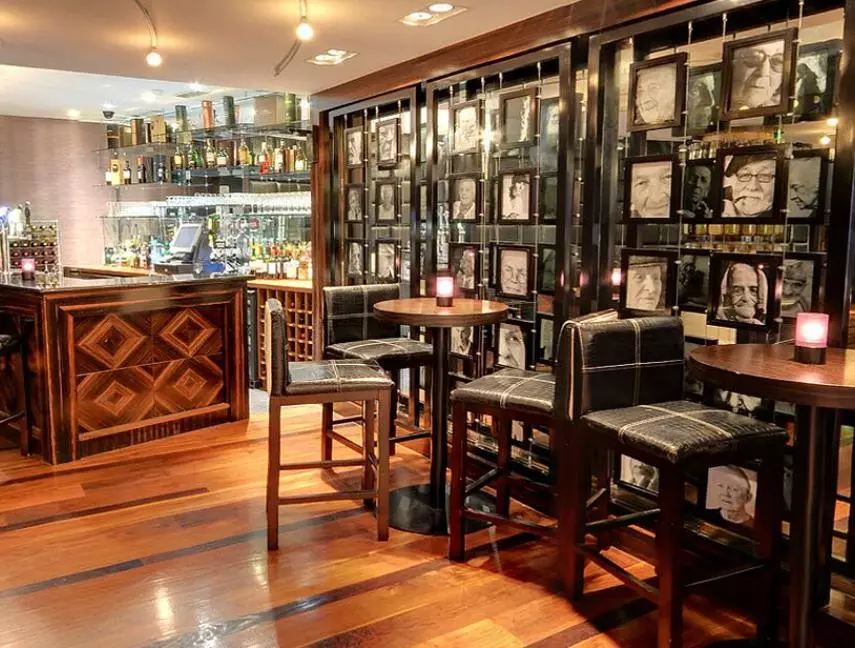 Bar